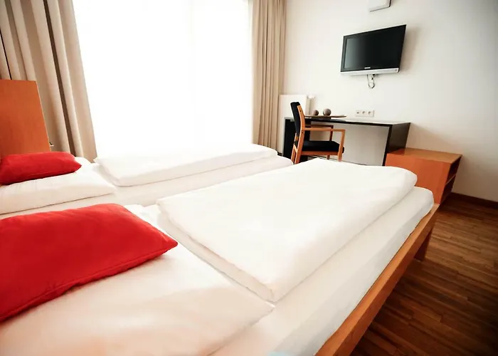 فندق Spes & Seminare 4*